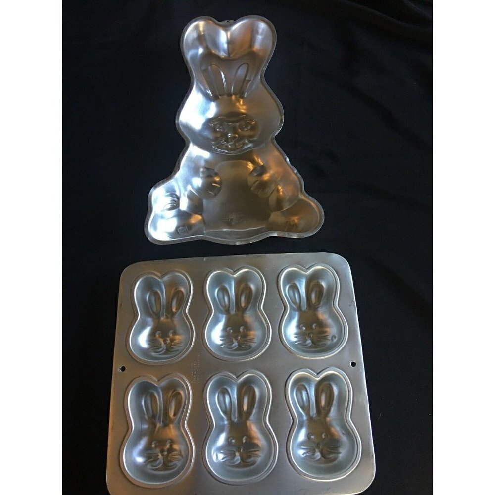 Pair Of Wilton Bunny Aluminum Cake & Cupcake Pan #2105-9408 & 2105-4426 - Easter